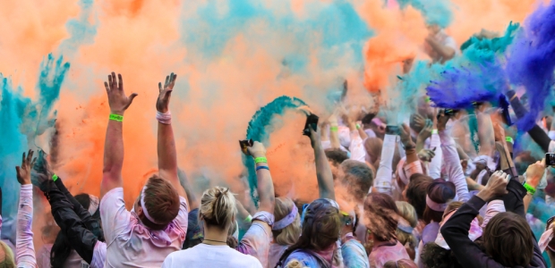 Cornstarch can be easily ignited when dispersed in a dust cloud, as a June 2015 explosion during a Taiwan water park event showed.