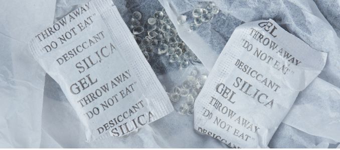 Silica Packets with Warning