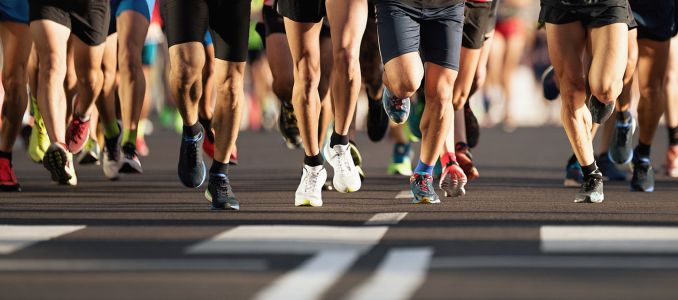 Runners Competing
