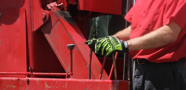 Dexterity needed on the job must be taken into account in glove selection, especially if workers are removing their gloves to complete high-dexterity tasks. (HexArmor photo)